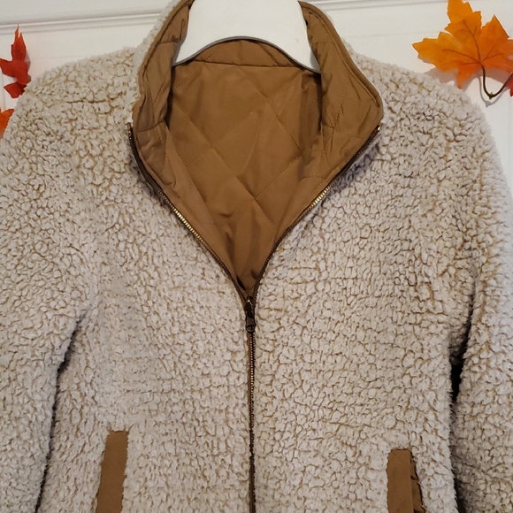 Reversable Love Tree Tan Quilted Jacket with Cozy Collar - Picture 8 of 8